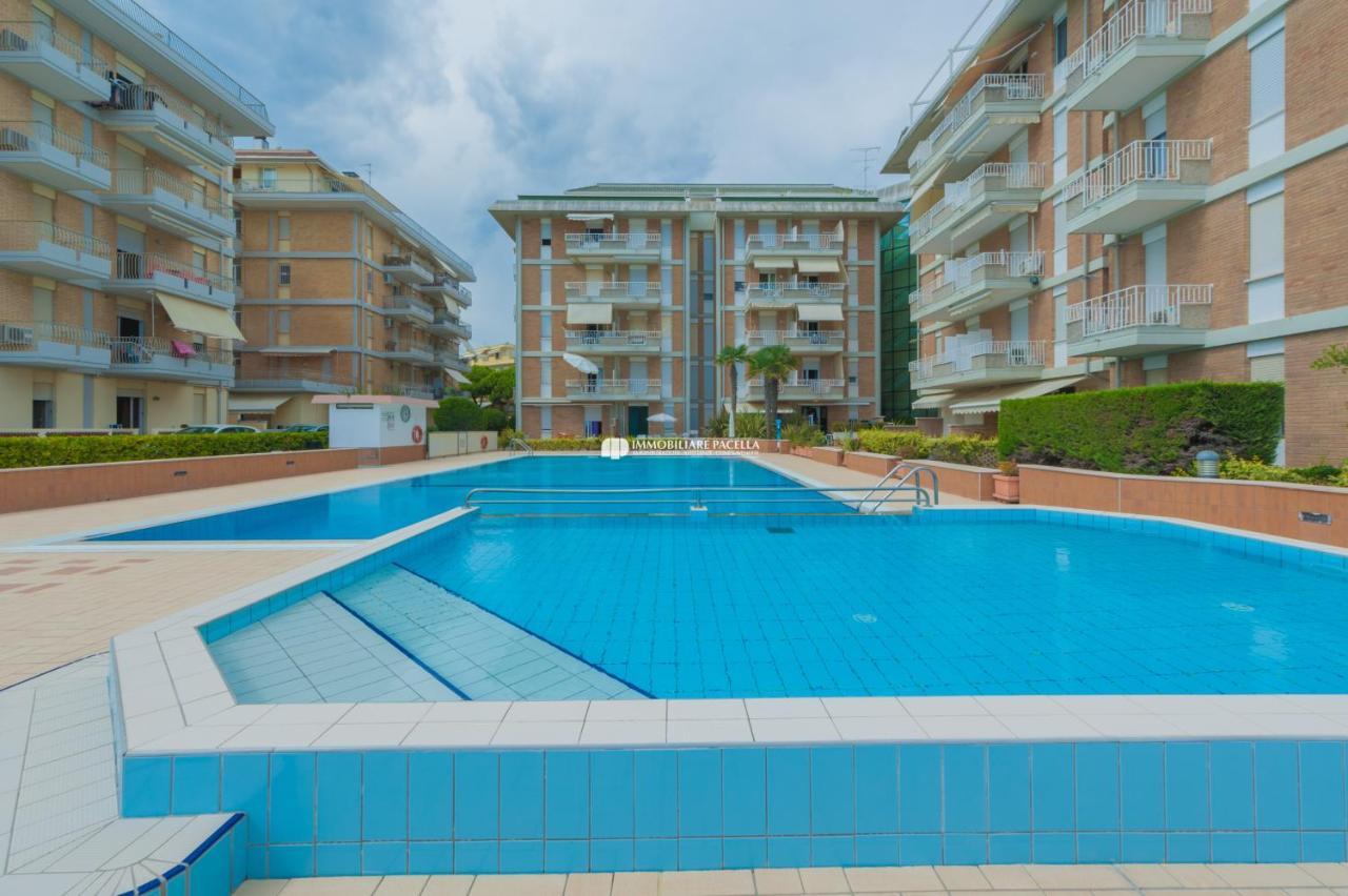 Residence Puerto Del Sol Immobiliare Pacella 리도 디 예솔로 외부 사진