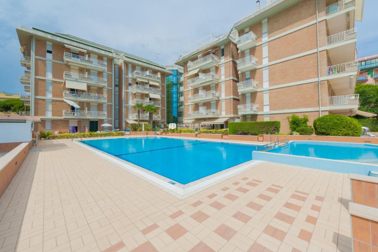 Residence Puerto Del Sol Immobiliare Pacella 리도 디 예솔로 외부 사진